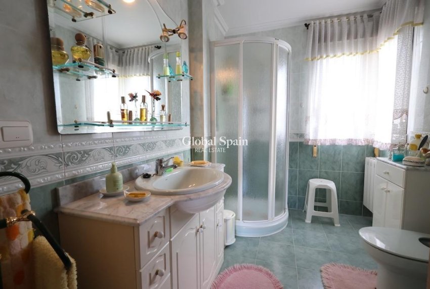 Resale - VILLA -
ORIHUELA COSTA - Costa Blanca