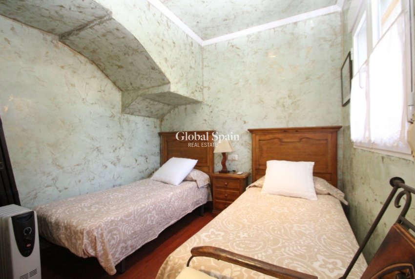 Resale - VILLA -
ORIHUELA COSTA - Costa Blanca