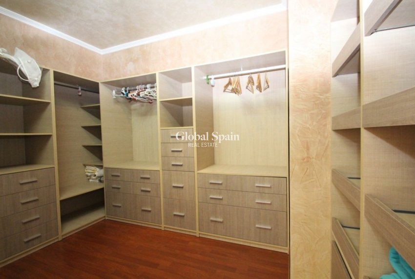 Resale - VILLA -
ORIHUELA COSTA - Costa Blanca