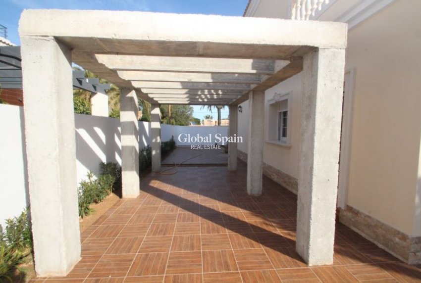 Resale - VILLA -
ORIHUELA COSTA - Costa Blanca