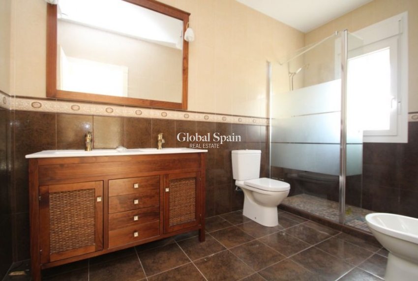 Resale - VILLA -
ORIHUELA COSTA - Costa Blanca