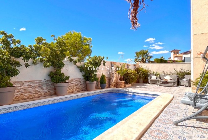 Resale - VILLA -
ORIHUELA COSTA - Costa Blanca
