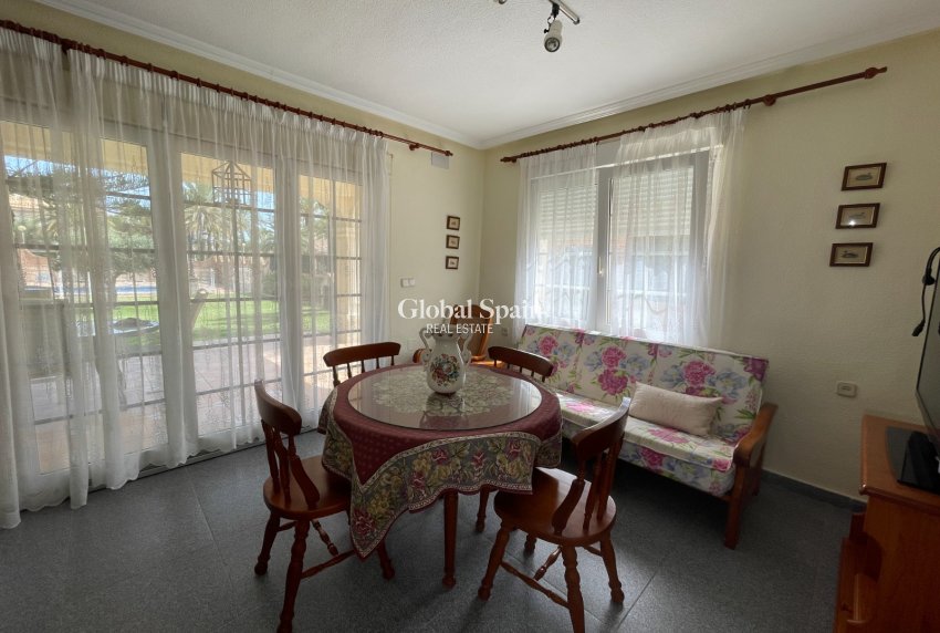 Resale - VILLA -
ORIHUELA COSTA - Costa Blanca