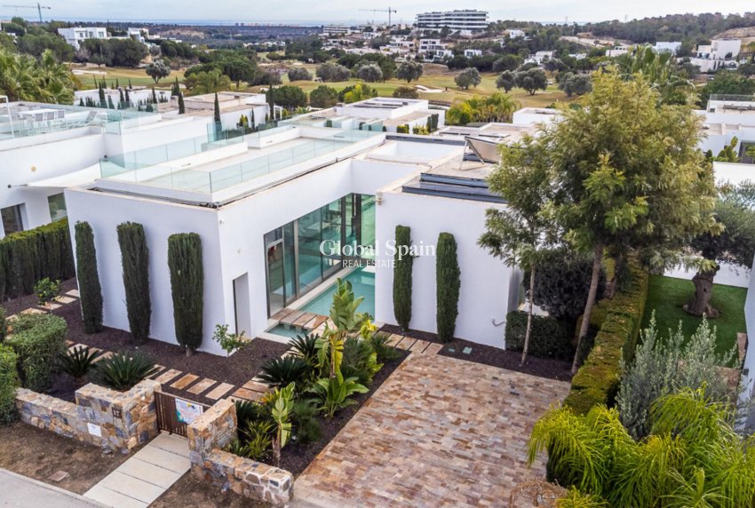 Resale - VILLA -
ORIHUELA COSTA - Costa Blanca