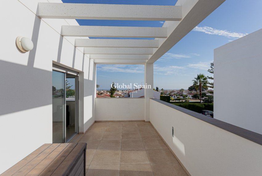 Resale - VILLA -
ORIHUELA COSTA - Costa Blanca