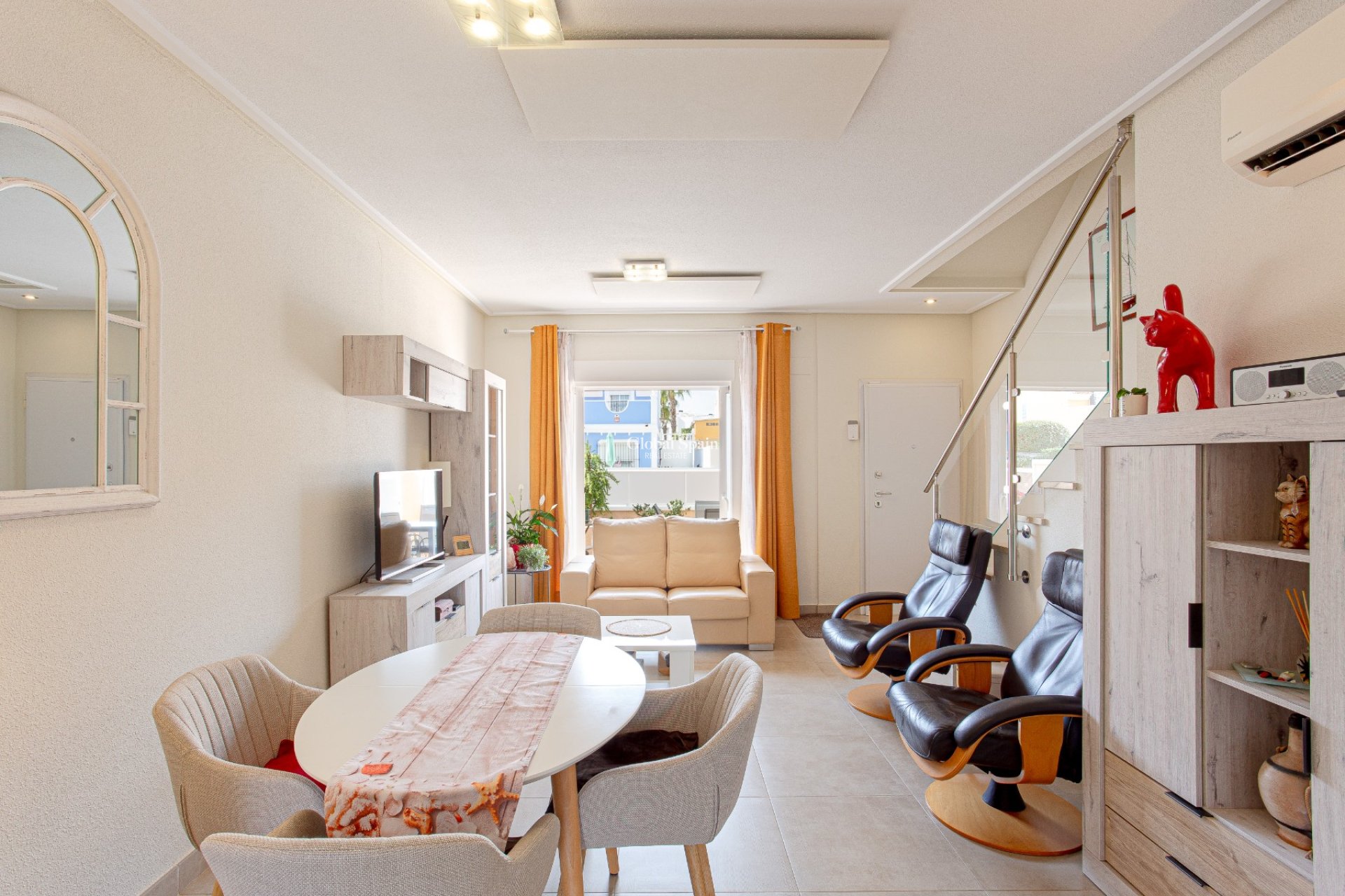 Resale - VILLA -
ORIHUELA COSTA - Costa Blanca