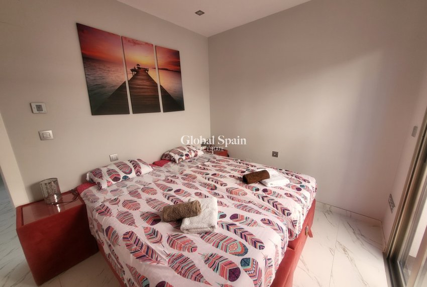 Resale - VILLA -
ORIHUELA COSTA - Costa Blanca