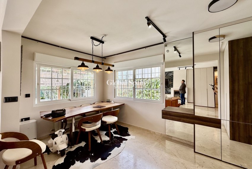 Resale - VILLA -
ORIHUELA COSTA - Costa Blanca