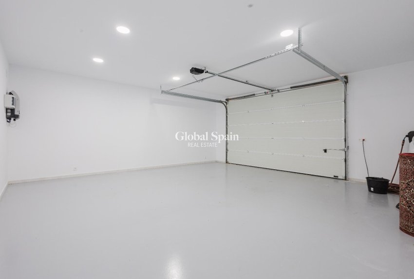 Resale - VILLA -
ORIHUELA COSTA - Costa Blanca