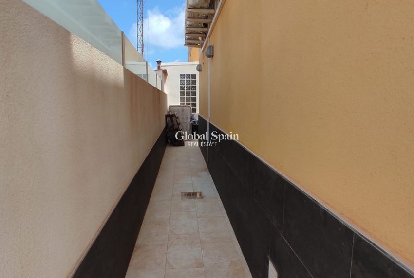 Resale - VILLA -
ORIHUELA COSTA - Costa Blanca