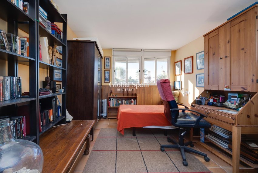 Resale - VILLA -
ORIHUELA COSTA - Costa Blanca