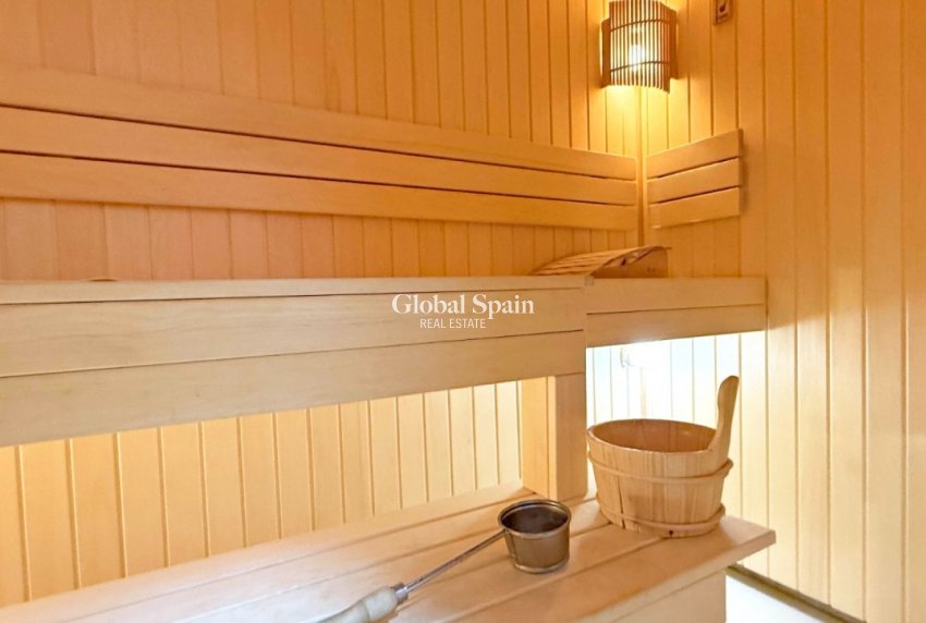 Resale - VILLA -
ORIHUELA COSTA - Costa Blanca