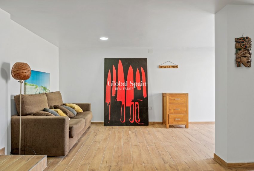 Resale - VILLA -
ORIHUELA COSTA - Costa Blanca