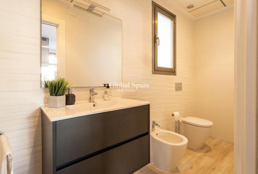 Resale - VILLA -
ORIHUELA COSTA - Costa Blanca