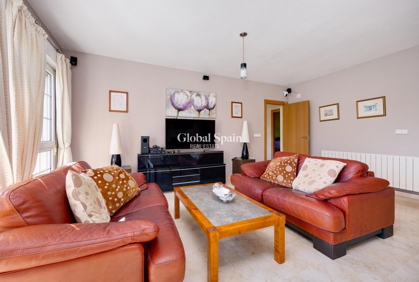 Resale - VILLA -
ORIHUELA COSTA - Costa Blanca