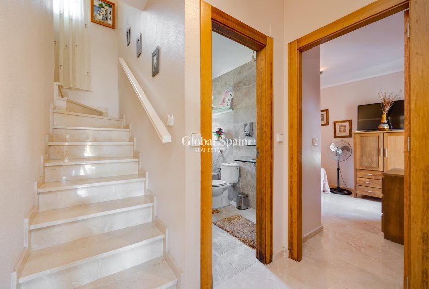 Resale - VILLA -
ORIHUELA COSTA - Costa Blanca