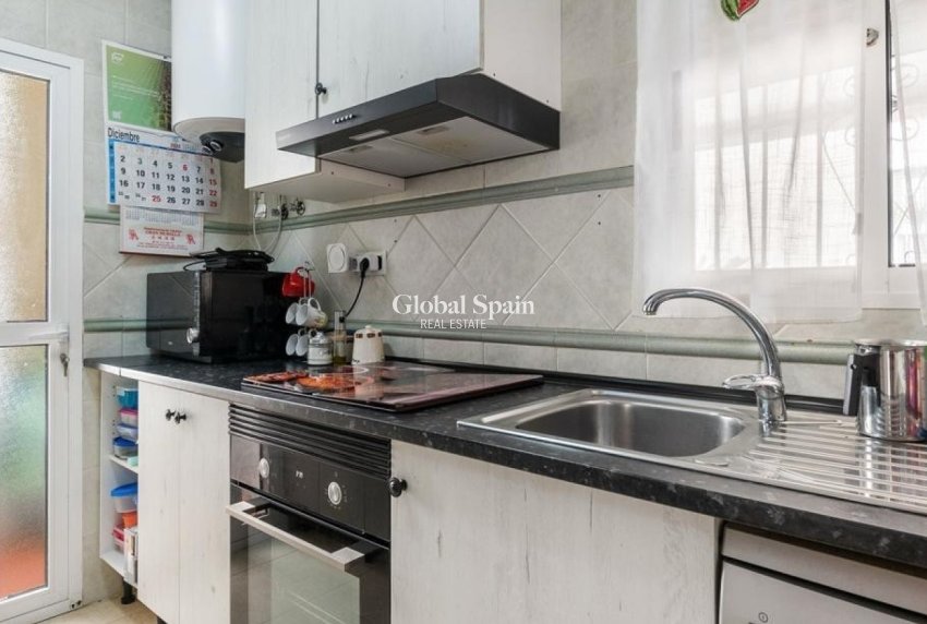 Resale - VILLA -
ORIHUELA COSTA - Costa Blanca