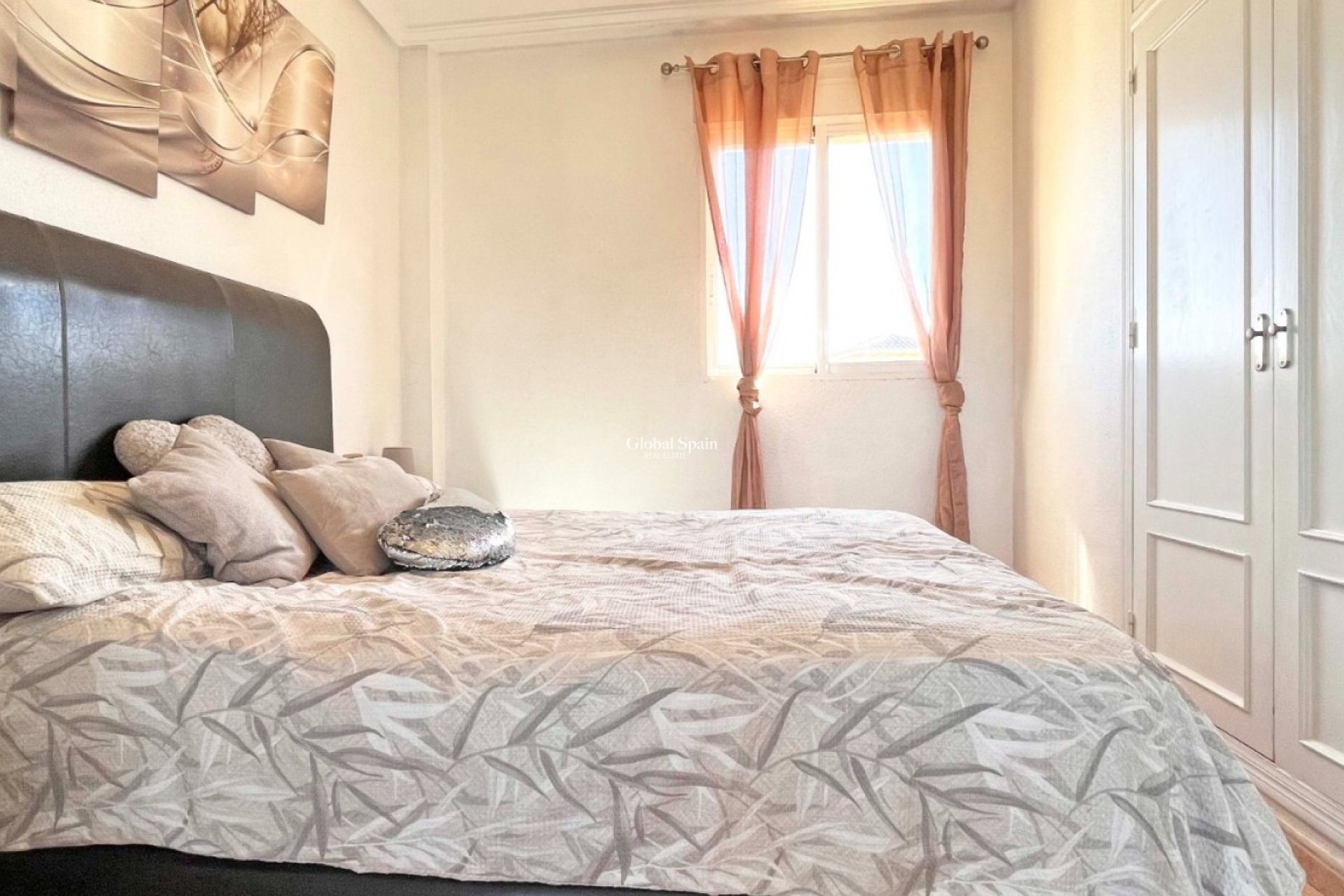 Resale - VILLA -
ORIHUELA COSTA - Costa Blanca