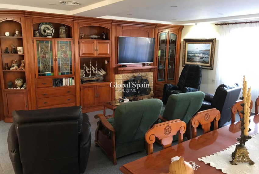 Resale - VILLA -
ORIHUELA COSTA - Costa Blanca