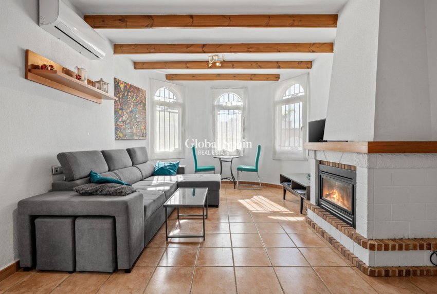 Resale - VILLA -
ORIHUELA COSTA - Costa Blanca