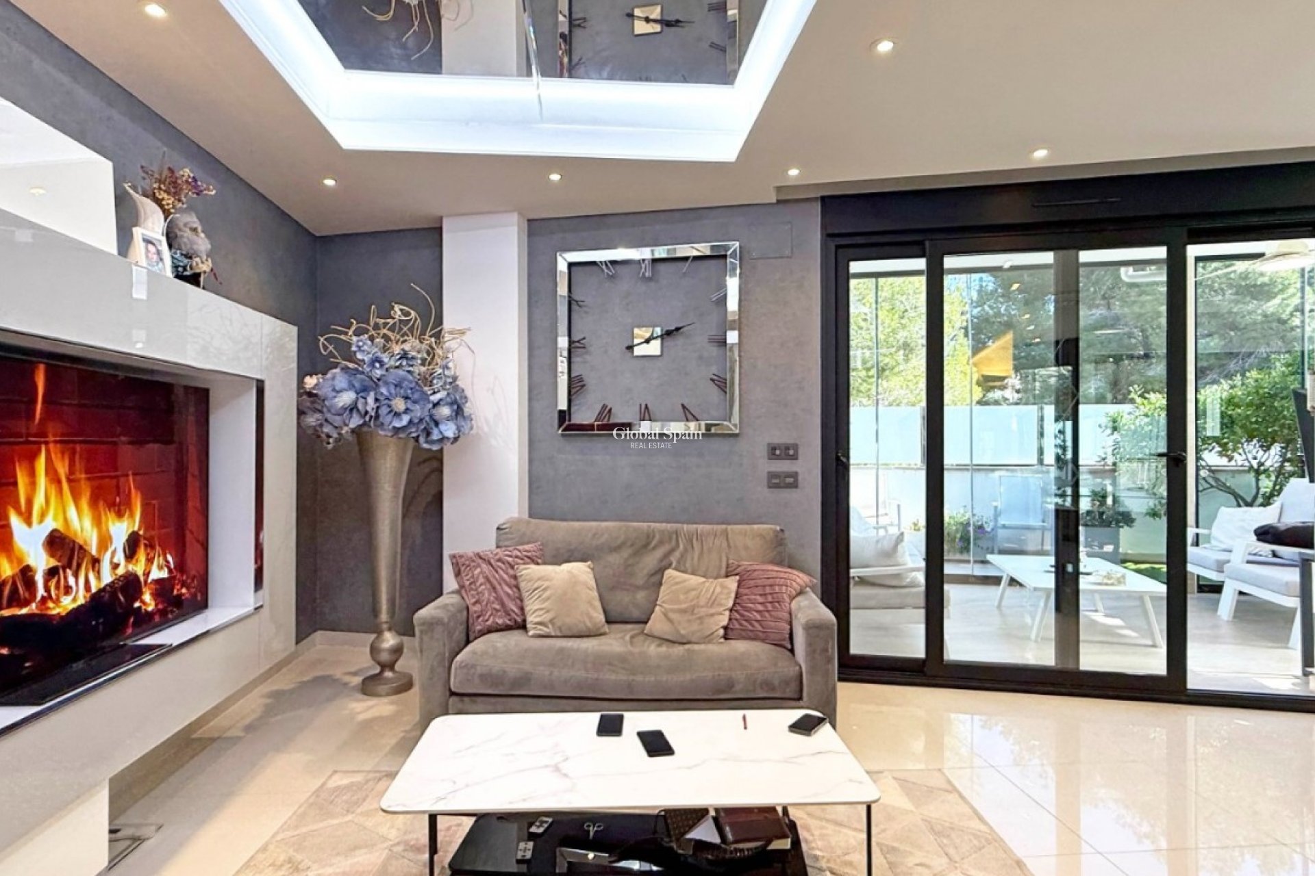 Resale - VILLA -
ORIHUELA COSTA - Costa Blanca