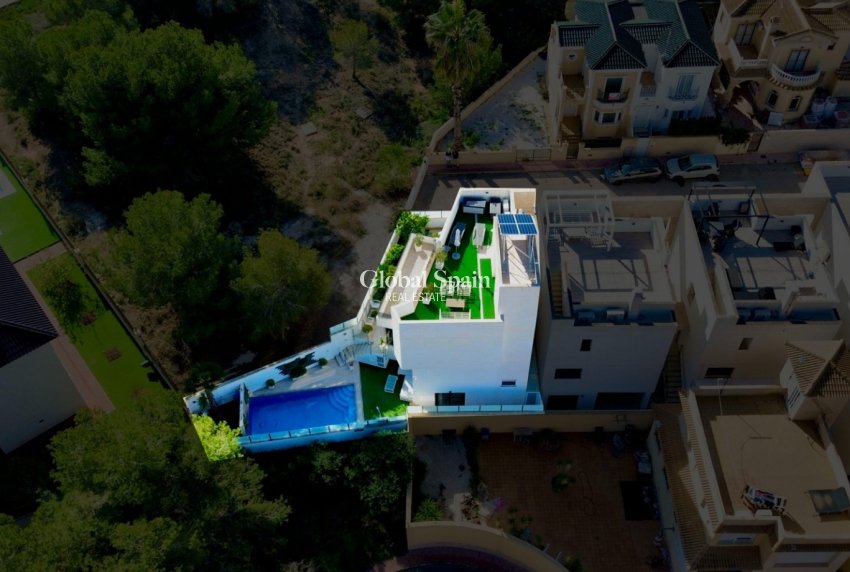 Resale - VILLA -
ORIHUELA COSTA - Costa Blanca