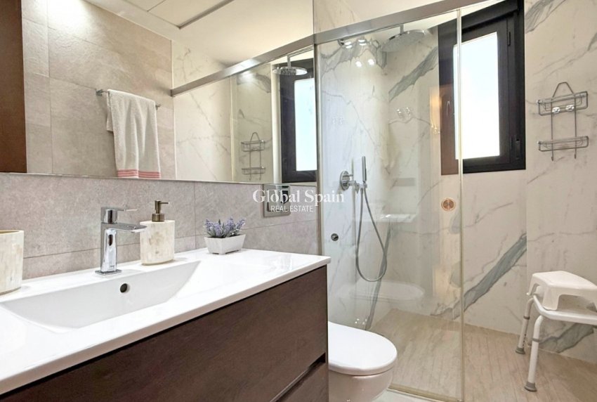 Resale - VILLA -
ORIHUELA COSTA - Costa Blanca