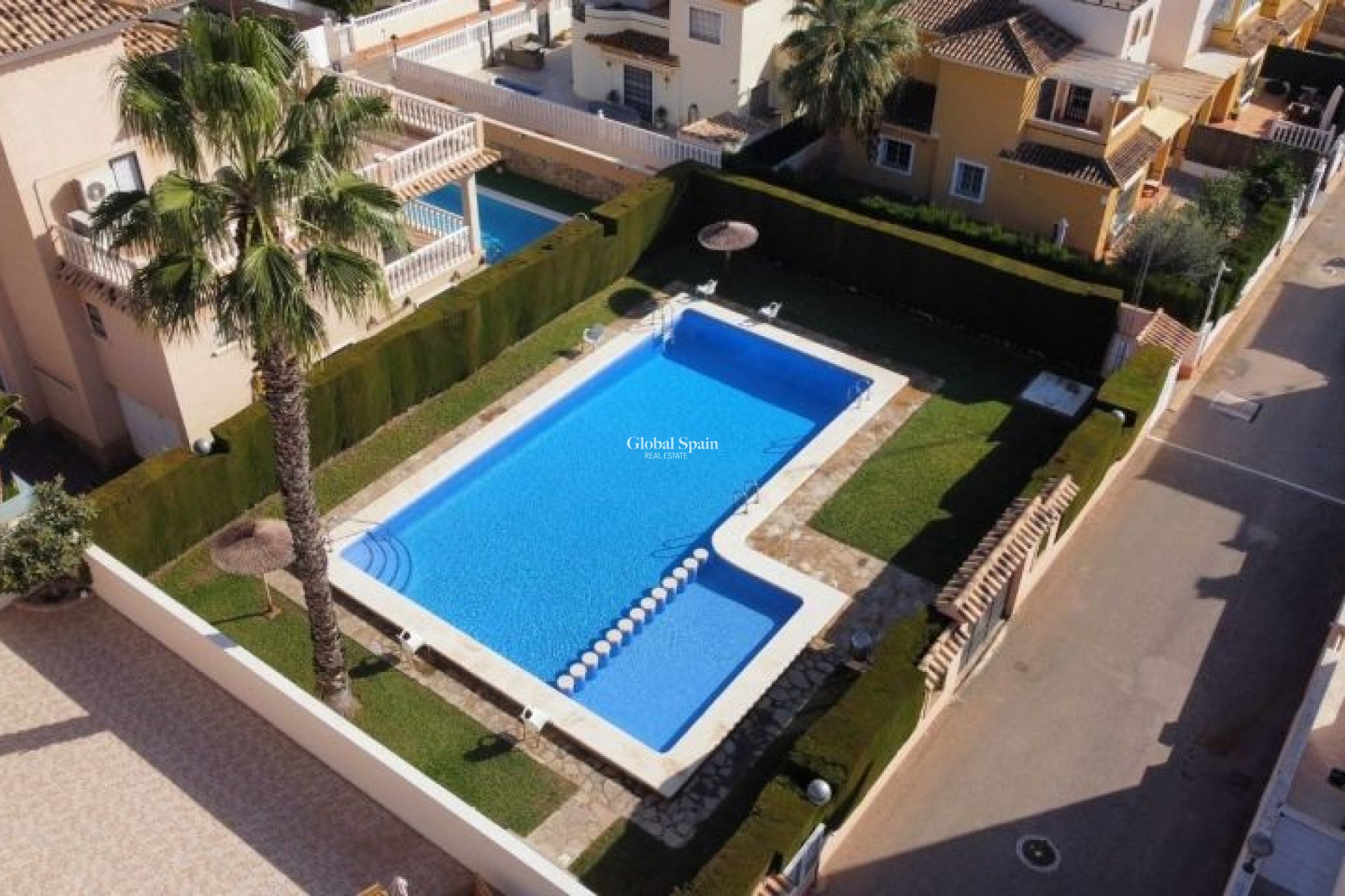 Resale - VILLA -
ORIHUELA COSTA - Costa Blanca