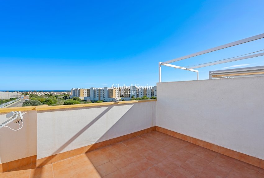 Resale - VILLA -
ORIHUELA COSTA - Costa Blanca