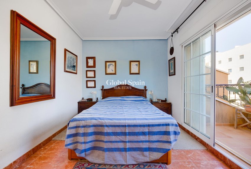 Resale - VILLA -
ORIHUELA COSTA - Costa Blanca