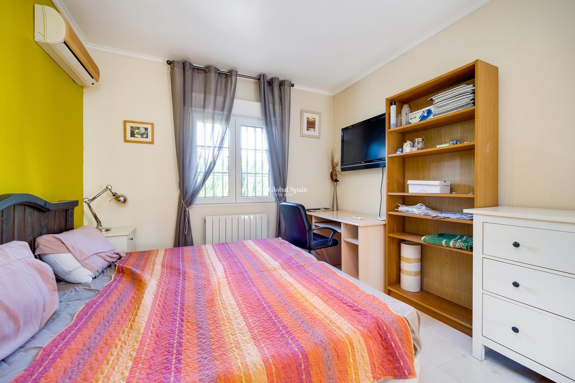 Resale - VILLA -
ORIHUELA COSTA - Costa Blanca