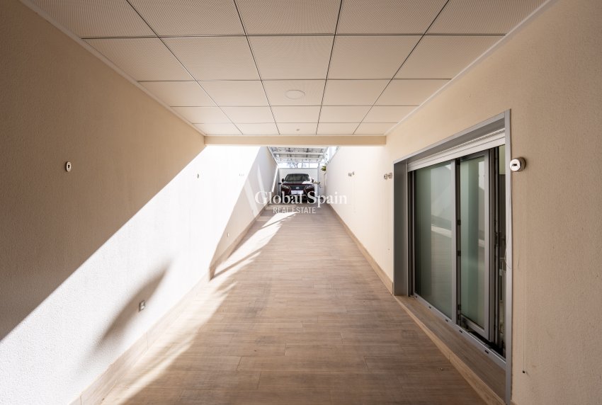 Resale - VILLA -
ORIHUELA COSTA - Costa Blanca