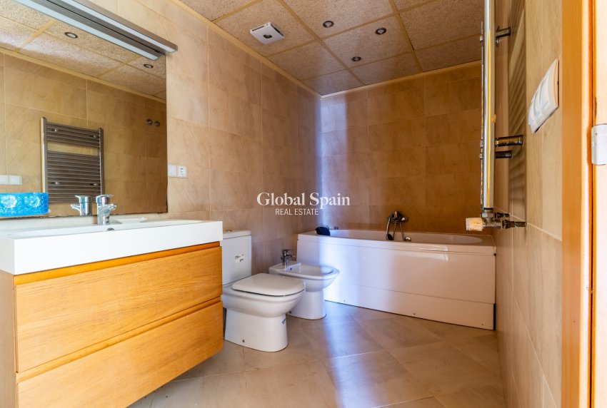 Resale - VILLA -
ORIHUELA COSTA - Costa Blanca