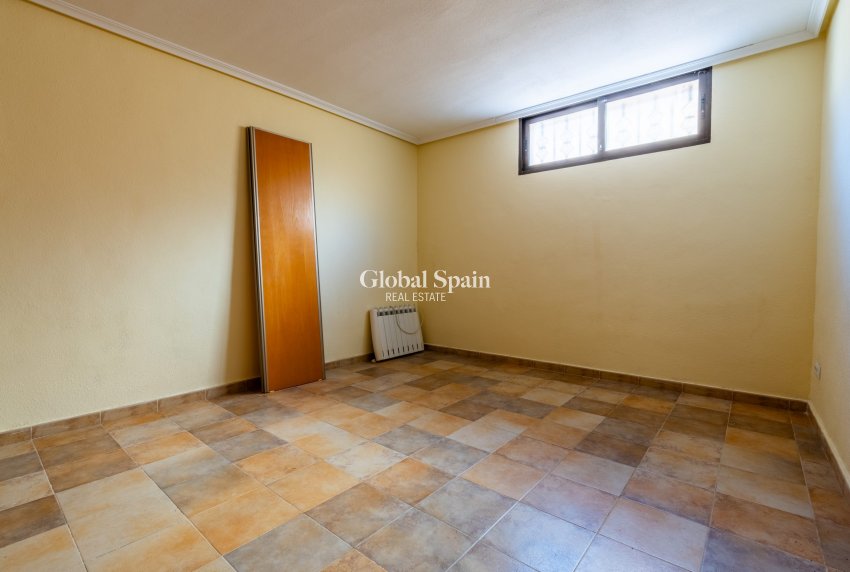 Resale - VILLA -
ORIHUELA COSTA - Costa Blanca