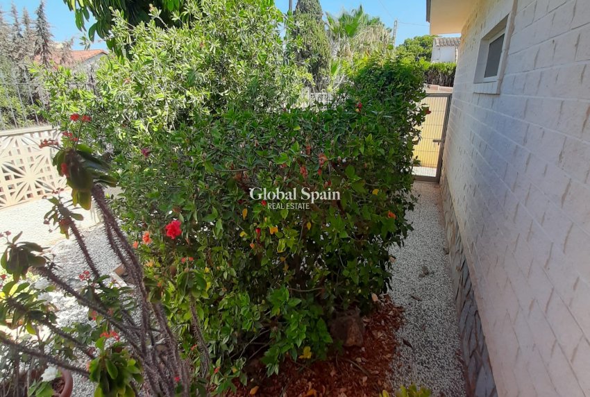 Resale - VILLA -
ORIHUELA COSTA - Costa Blanca