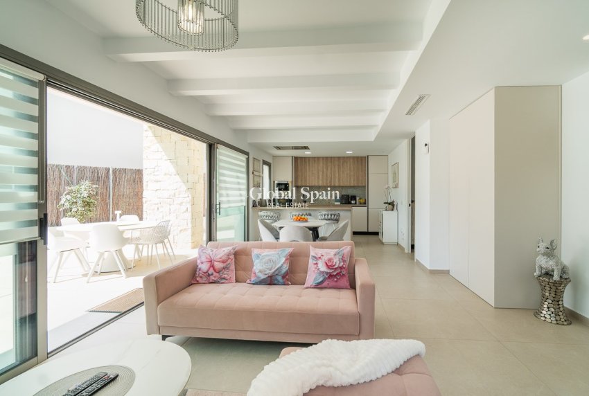 Resale - VILLA -
ORIHUELA COSTA - Costa Blanca