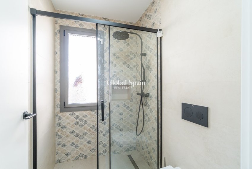 Resale - VILLA -
ORIHUELA COSTA - Costa Blanca