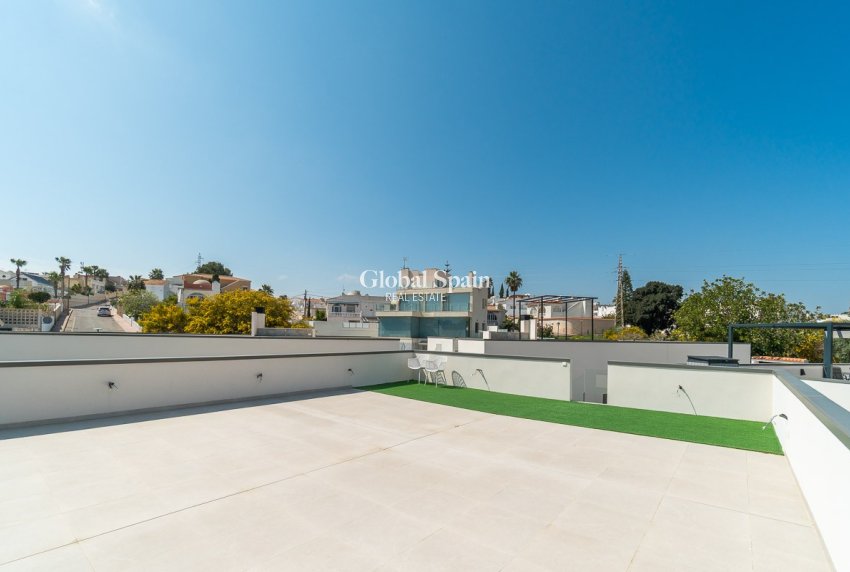 Resale - VILLA -
ORIHUELA COSTA - Costa Blanca