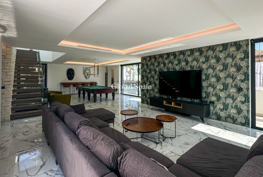 Resale - VILLA -
ORIHUELA COSTA - Costa Blanca