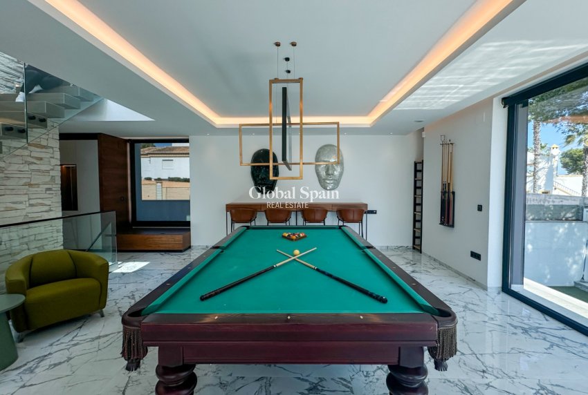 Resale - VILLA -
ORIHUELA COSTA - Costa Blanca