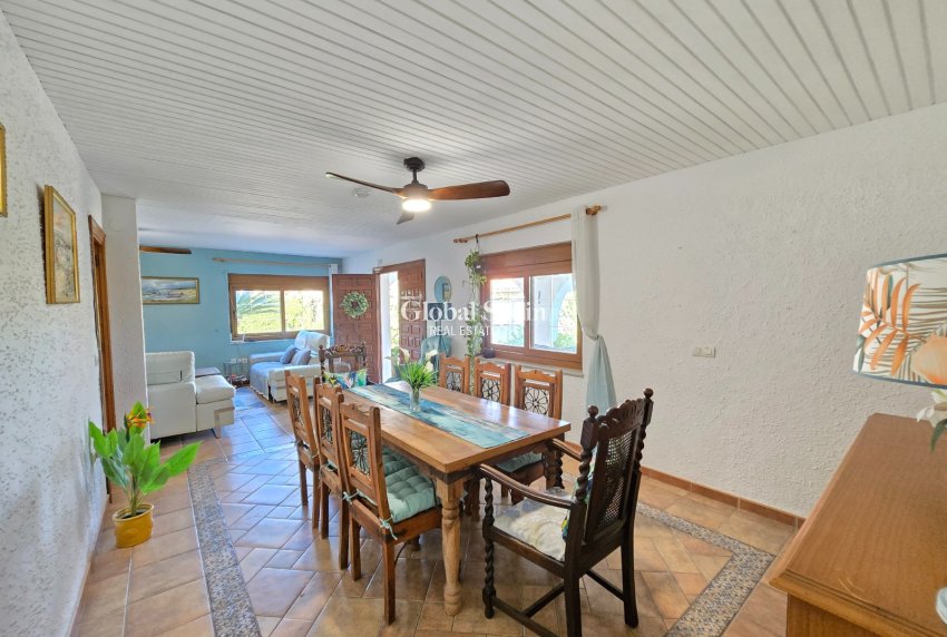 Resale - VILLA -
ORIHUELA COSTA - Costa Blanca