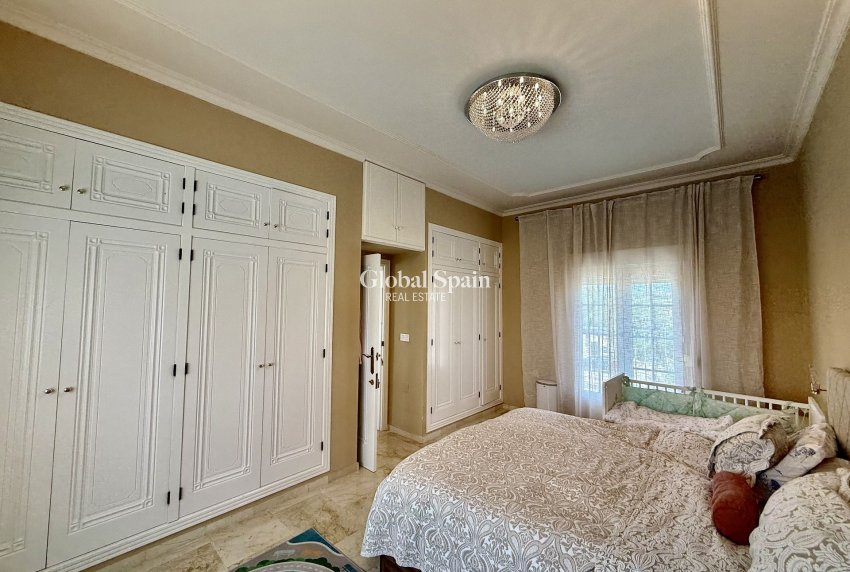 Resale - VILLA -
ORIHUELA COSTA - Costa Blanca