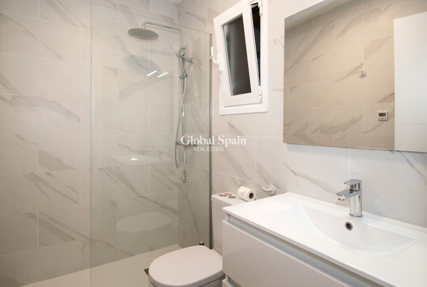 Resale - VILLA -
ORIHUELA COSTA - Costa Blanca