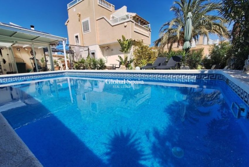 Resale - VILLA -
ORIHUELA COSTA - Costa Blanca
