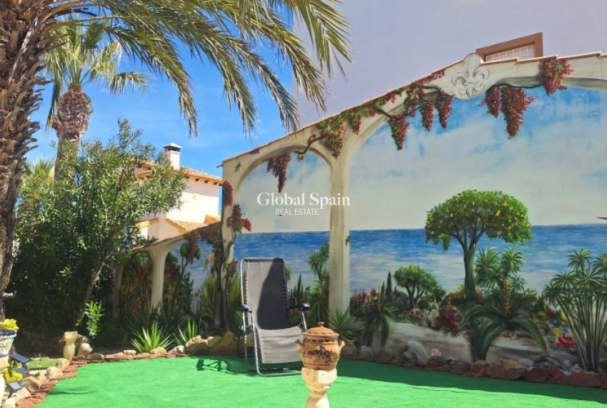 Resale - VILLA -
ORIHUELA COSTA - Costa Blanca