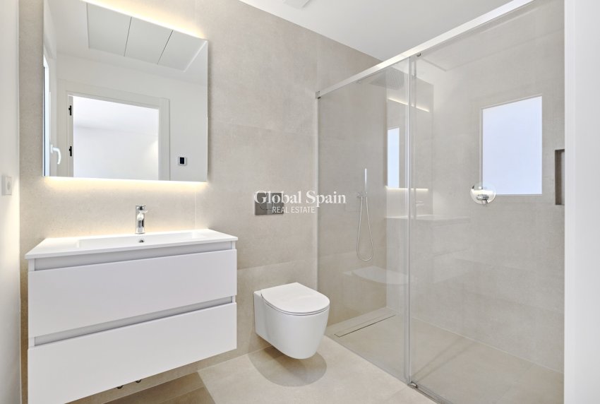 Resale - VILLA -
ORIHUELA COSTA - Costa Blanca