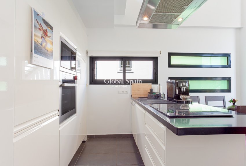 Resale - VILLA -
ORIHUELA COSTA - Costa Blanca