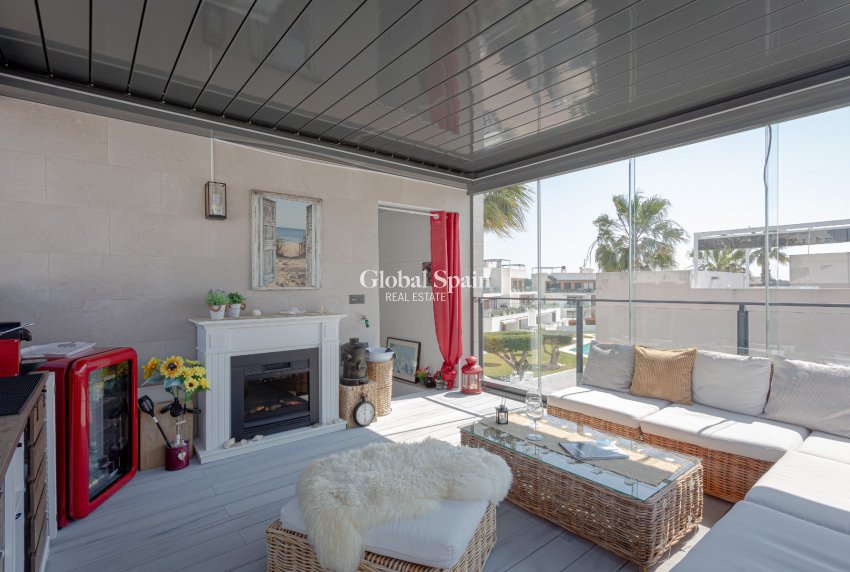 Resale - VILLA -
ORIHUELA COSTA - Costa Blanca