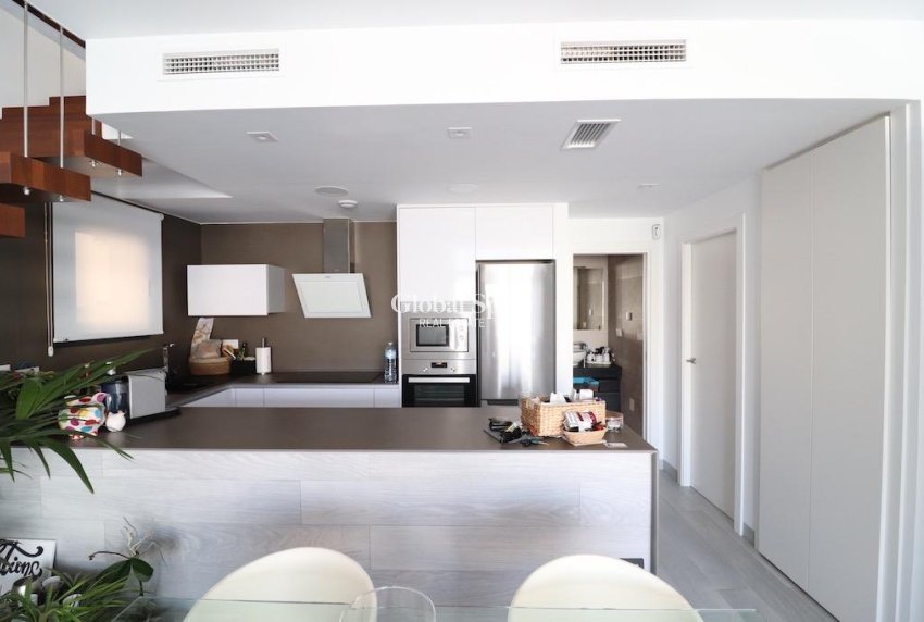 Resale - VILLA -
ORIHUELA COSTA - Costa Blanca