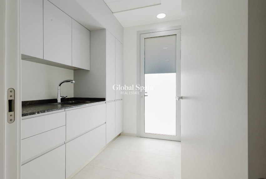 Resale - VILLA -
ORIHUELA COSTA - Costa Blanca